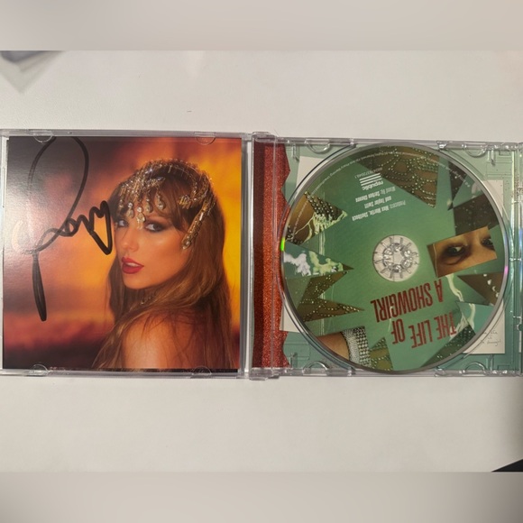 Taylor Swift Other - *In Hand* The Life Of A Showgirl CD With Signed Insert #1